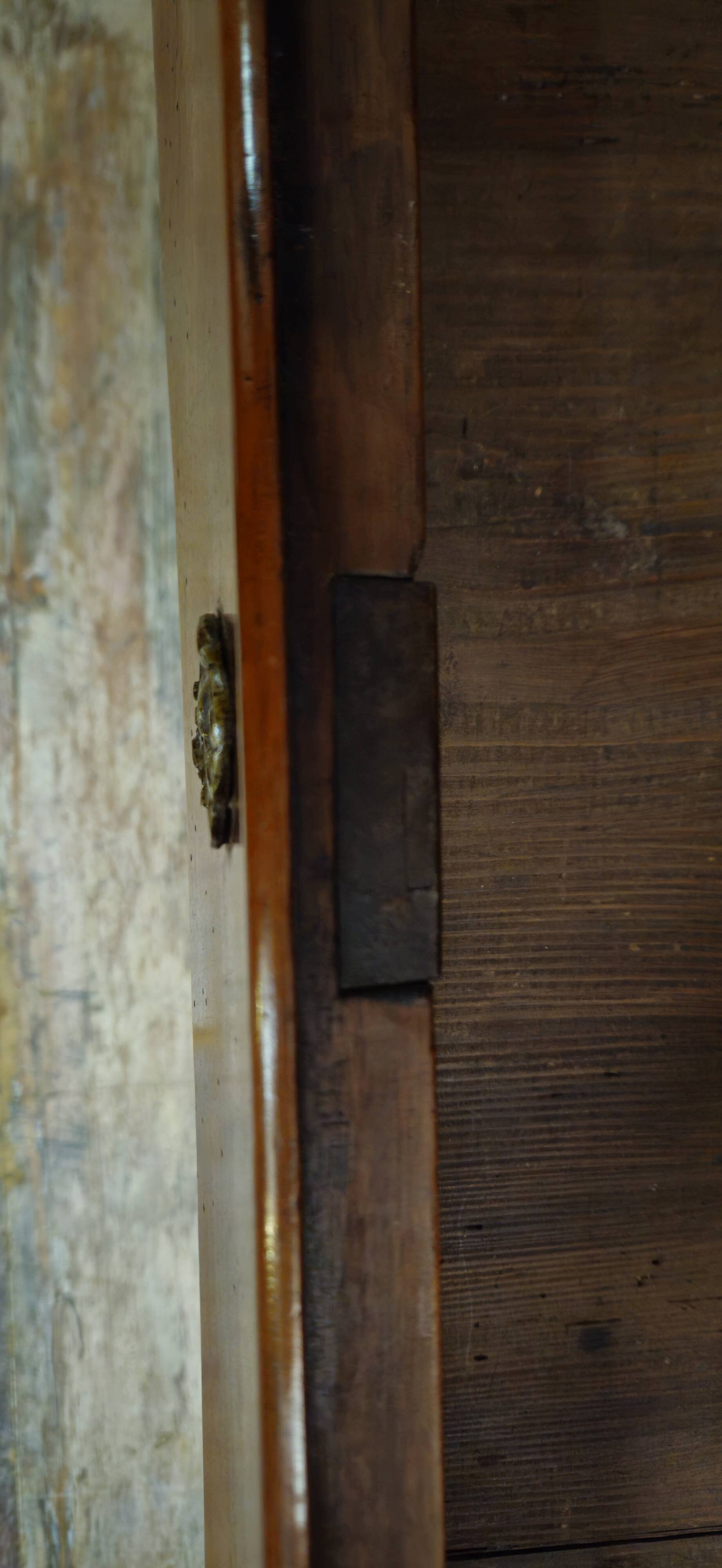 Bureau de pente - commode-scriban galbé en noyer et marquéterie – ép. LXV