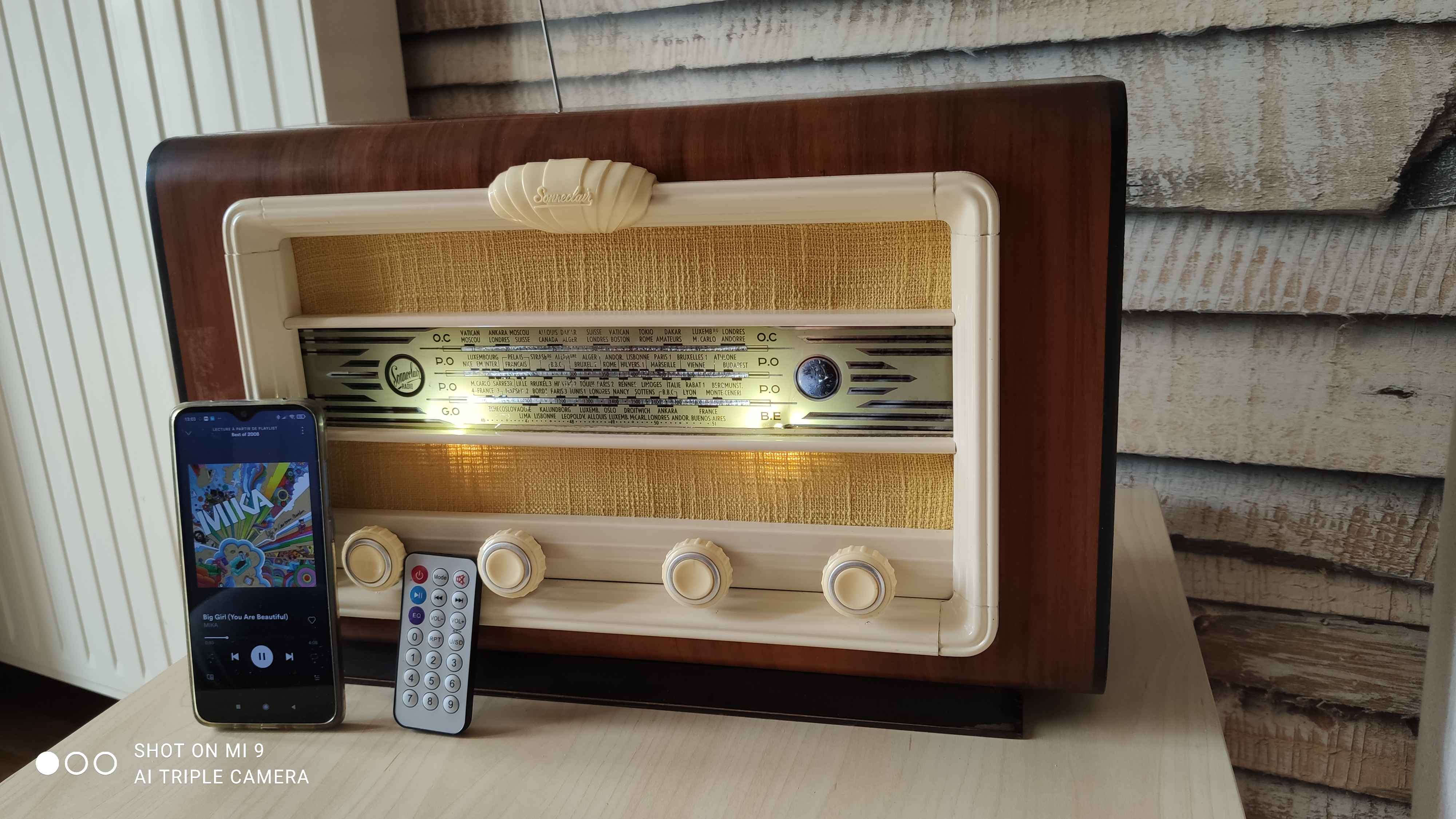 Sonneclair radio – green ribbon model (1952) – Bluetooth compatible