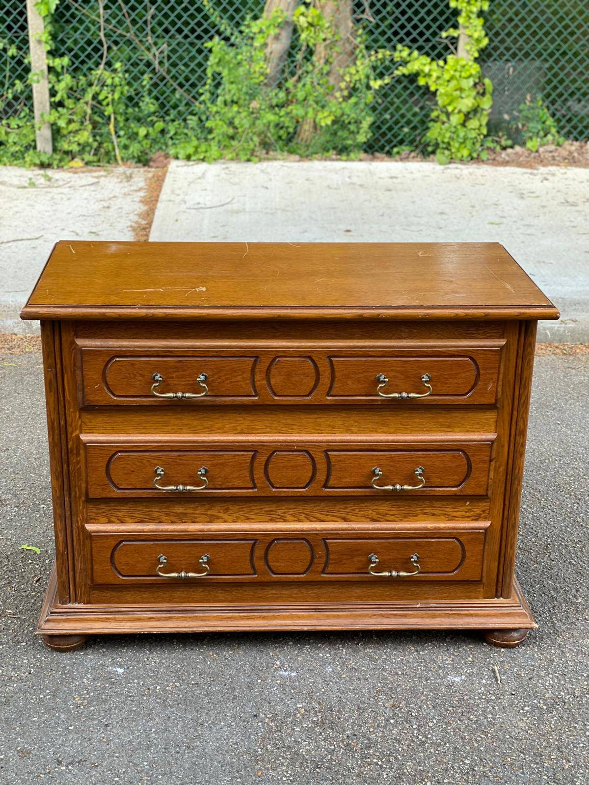 English solid wood chest of drawers with 3 drawers