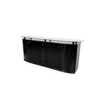 Buffet postmoderne en laque noire avec plateau en verre sur pieds boule