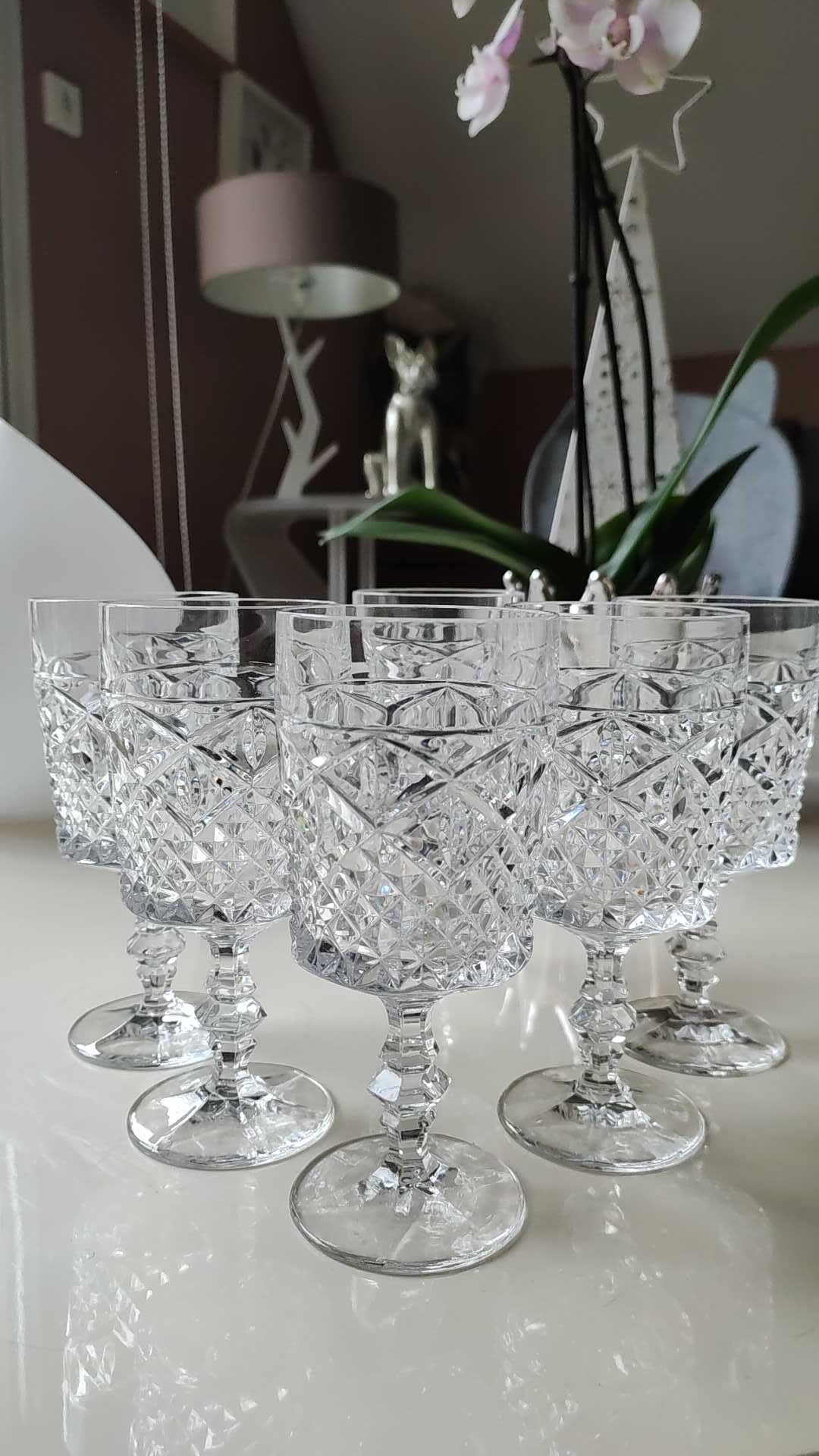 Lot 6 vintage glasses with rectangular crystal stems