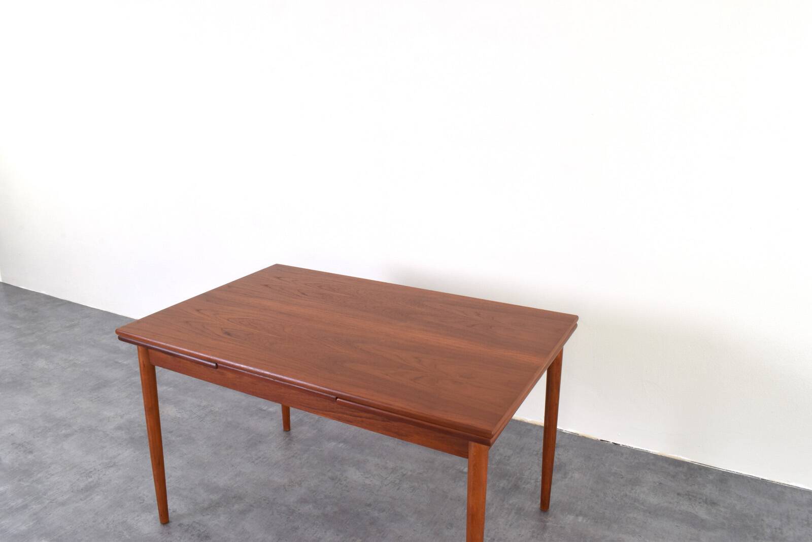 Mid-century Danish teak extendable dining table, 1960s.