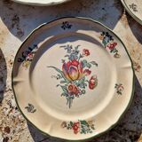 Set of 1 dinner plate and 4 dessert plates Villeroy Boch model 1562.