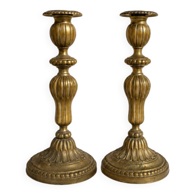 Paire de bougeoirs anciens en laiton style Louis XVI XIXeme