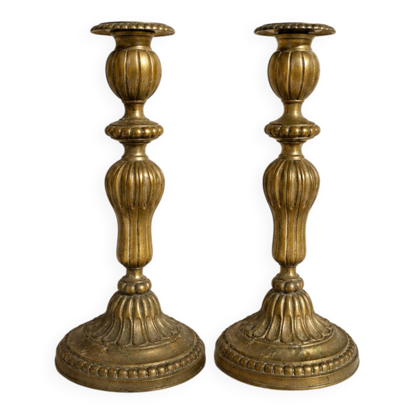 Paire de bougeoirs anciens en laiton style Louis XVI XIXeme
