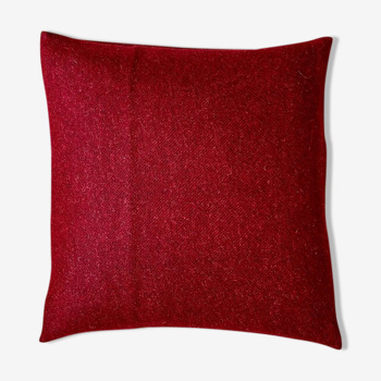 Red wool cushion ☐ 40 cm