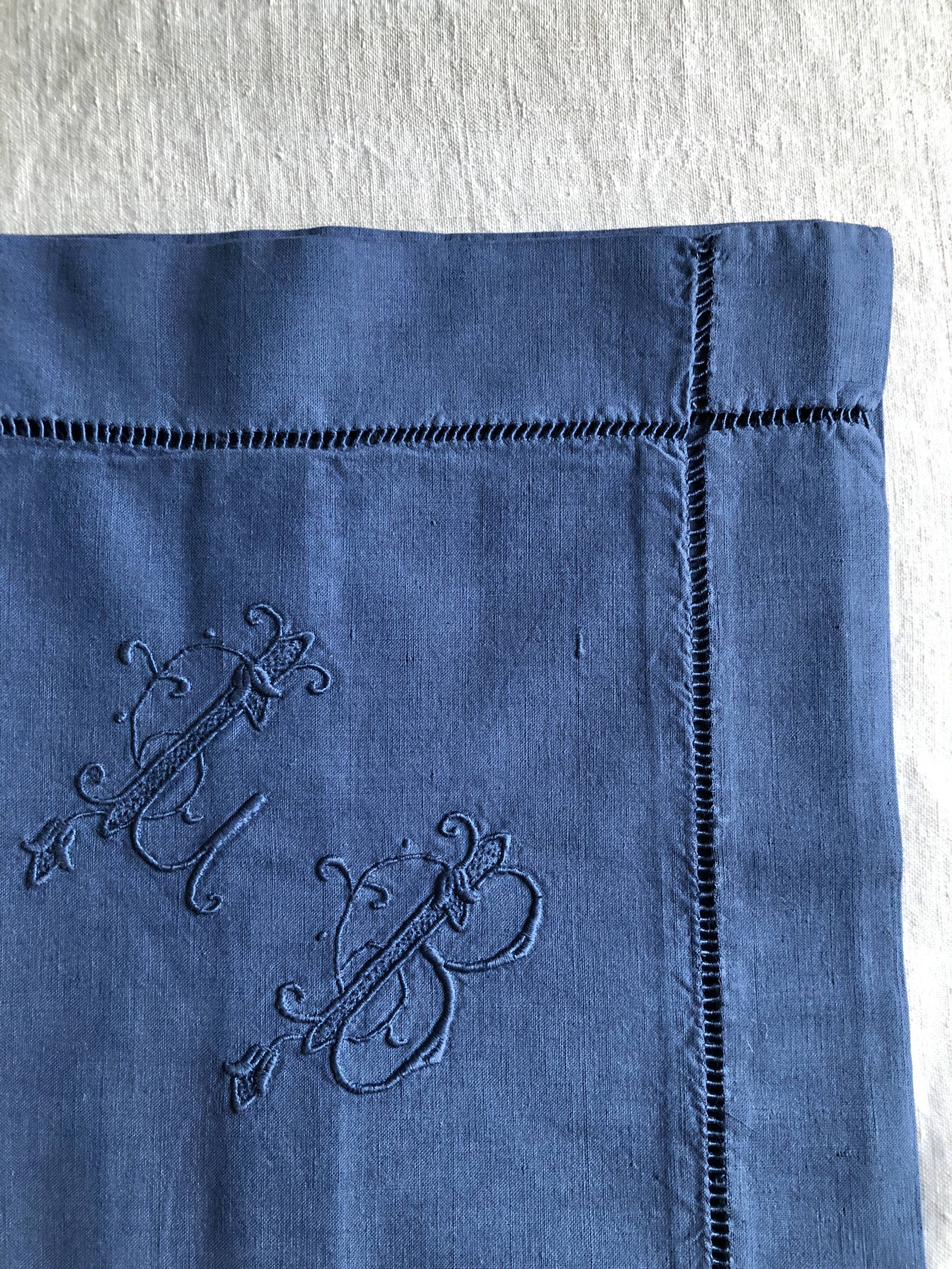Antique night blue cotton pillowcase