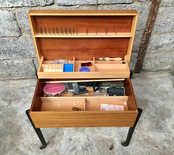 Travailleuse bois teck et laiton et pieds metal 1950 1960