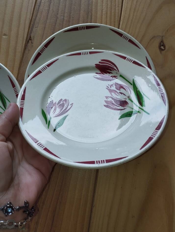 Lot de 4 assiettes à dessert anciennes de la manufacture Badonvill