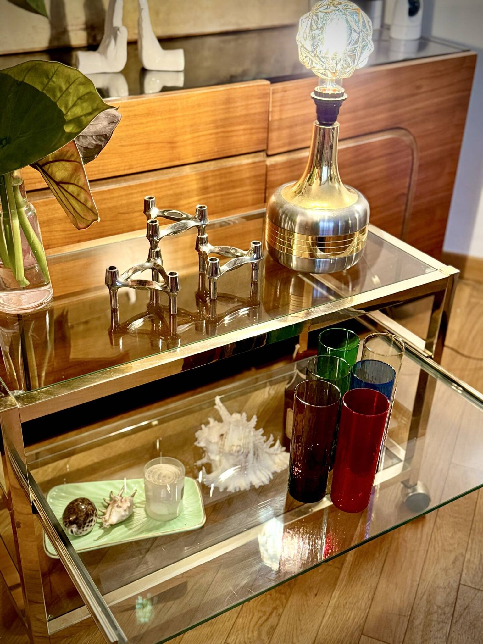 Titre  Desserte Hollywood Regency chrome & verre – années 70