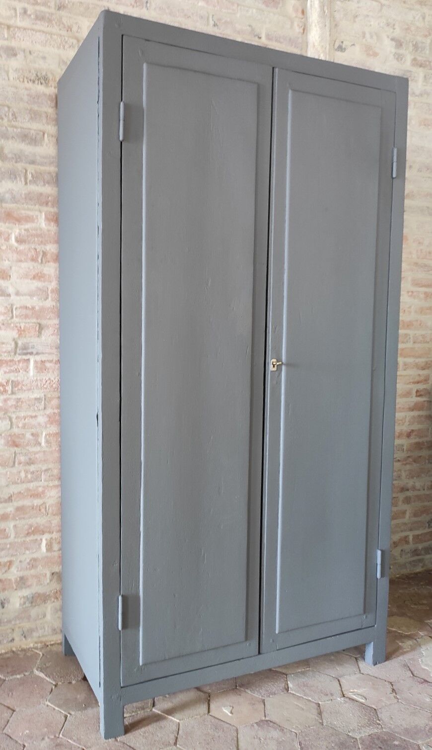 Armoire parisienne