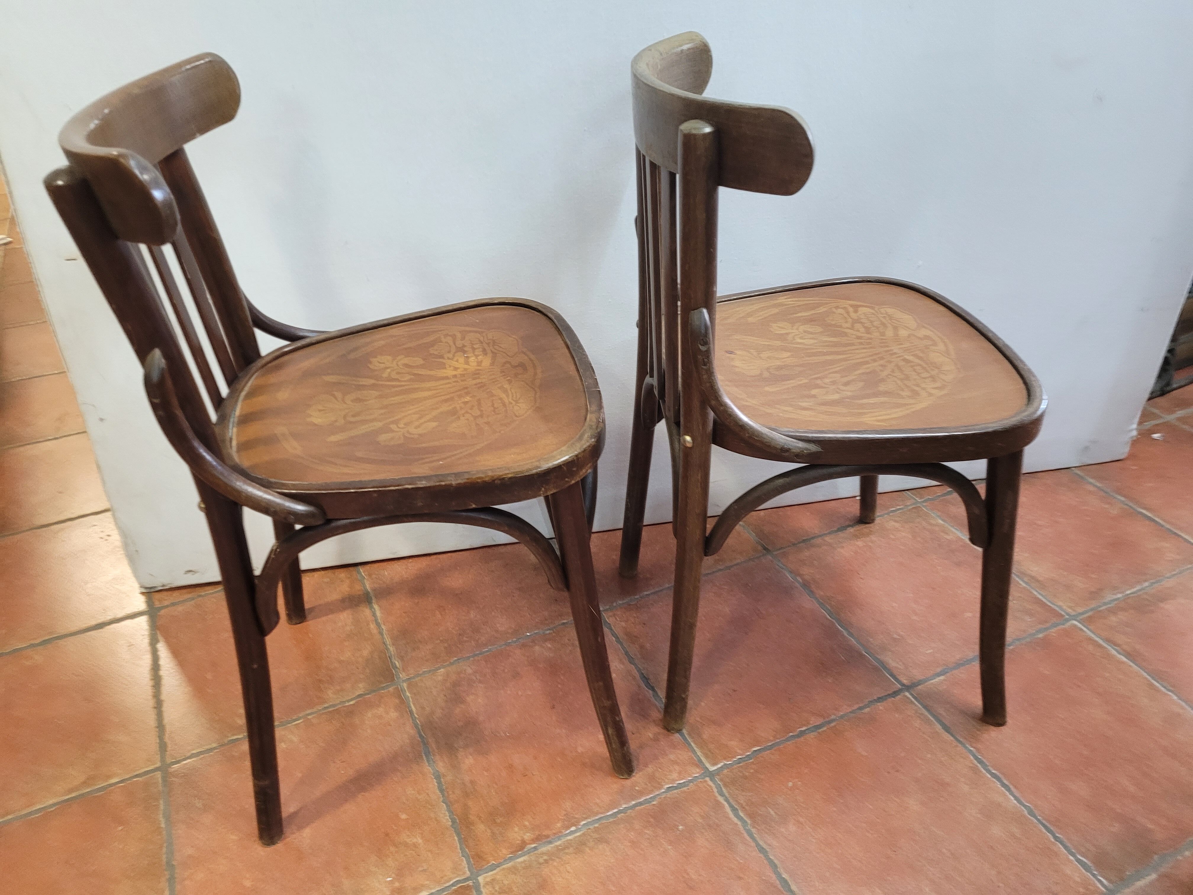 Paire de chaises de bistrot anciennes déco sur le dessus 8