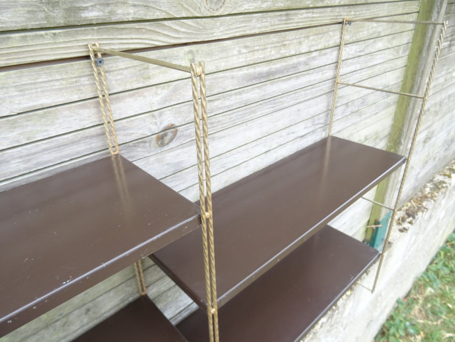 Modular metal string wall shelf
