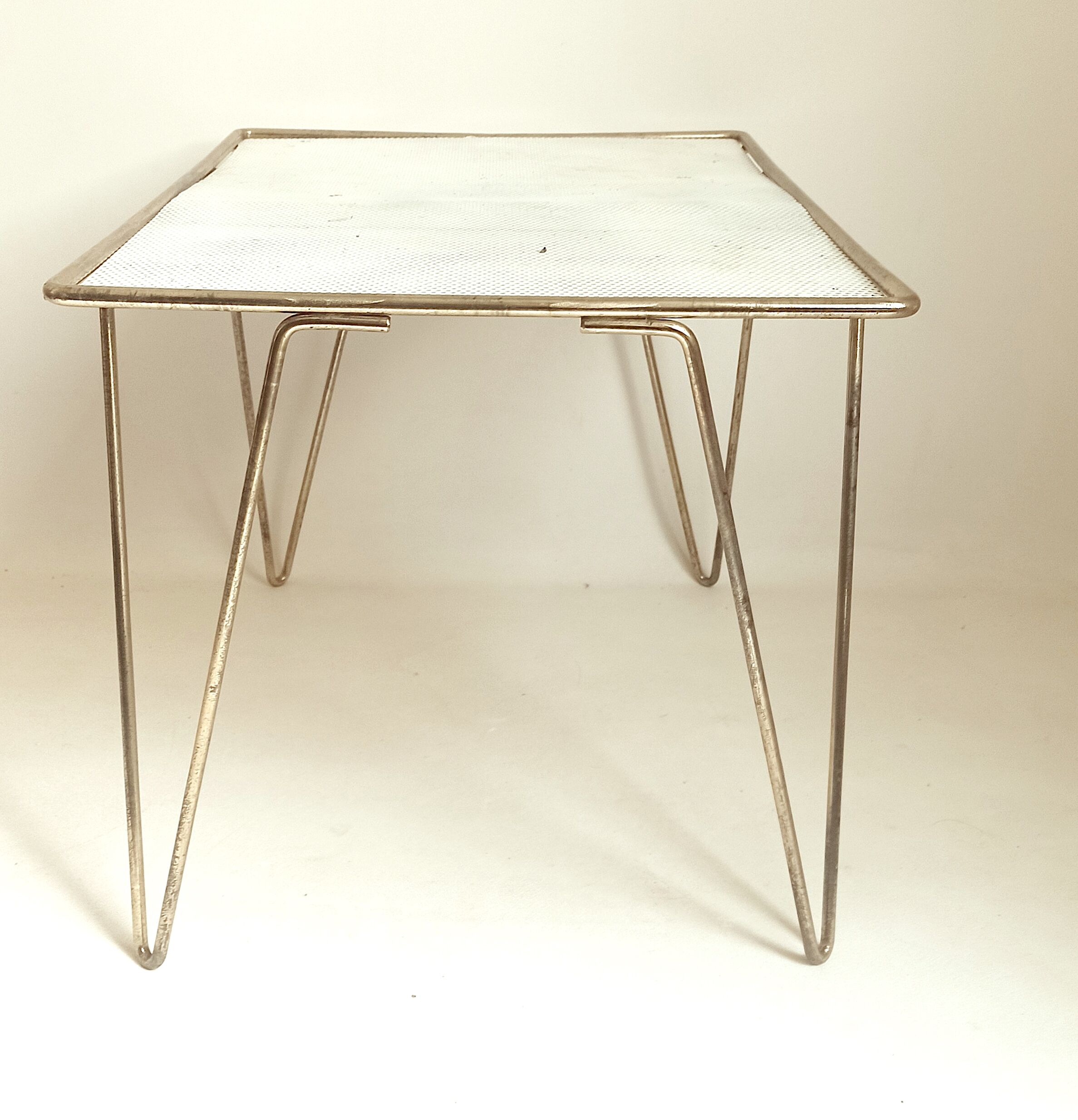 Coffee table gilded metal and white rigidule top 50