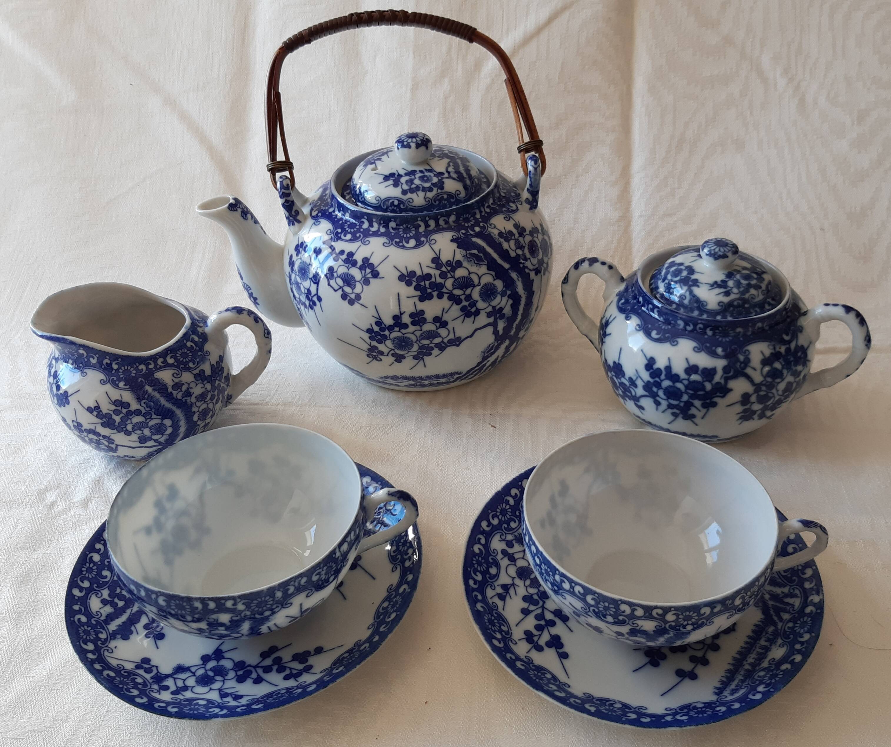 One-on-one tea service, hard porcelain from Japan