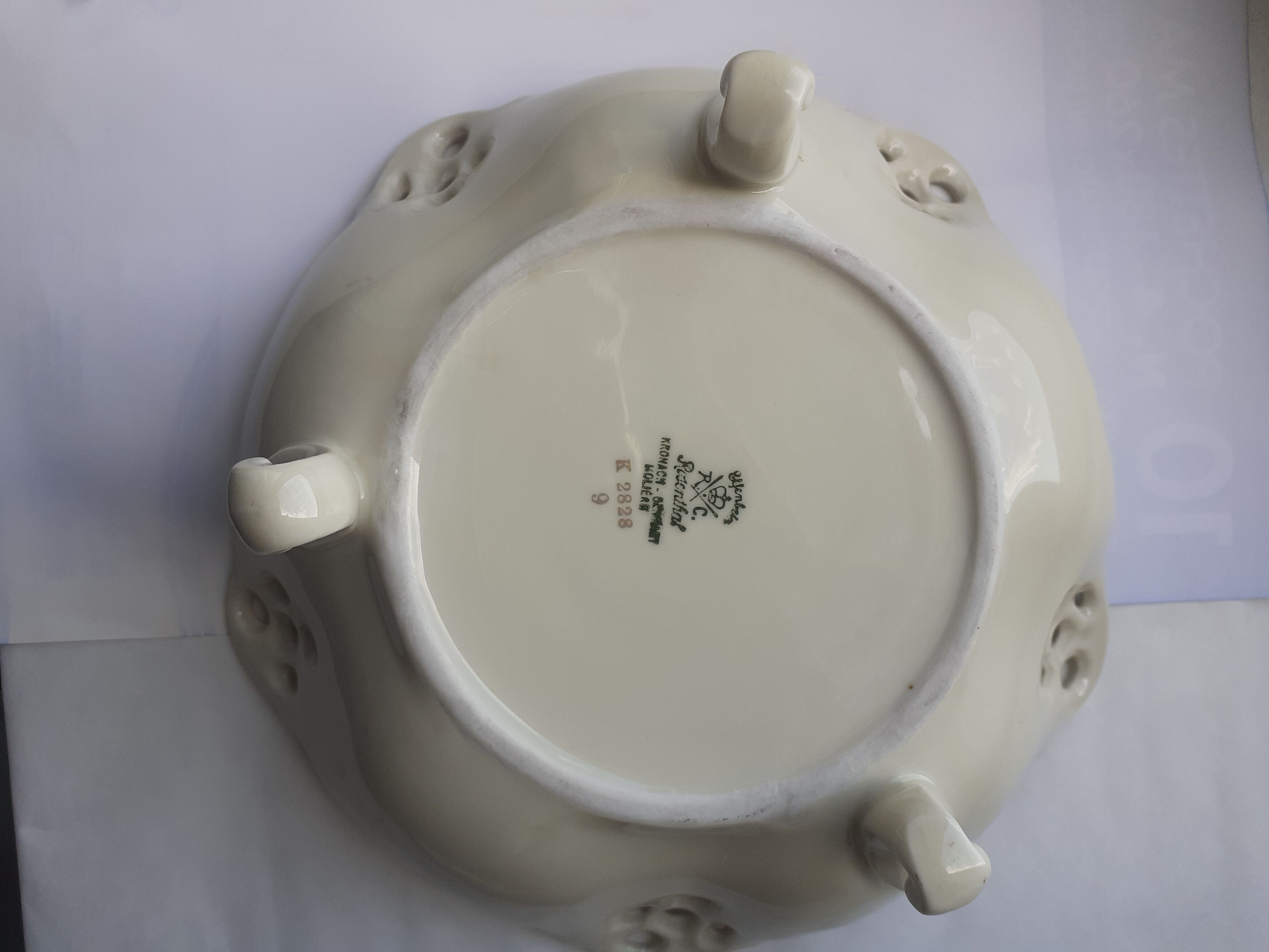 Coupe tripode en porcelaine de Rosenthal