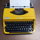 Machine à écrire Jaune Underwood 130 - vintage 70 RARE