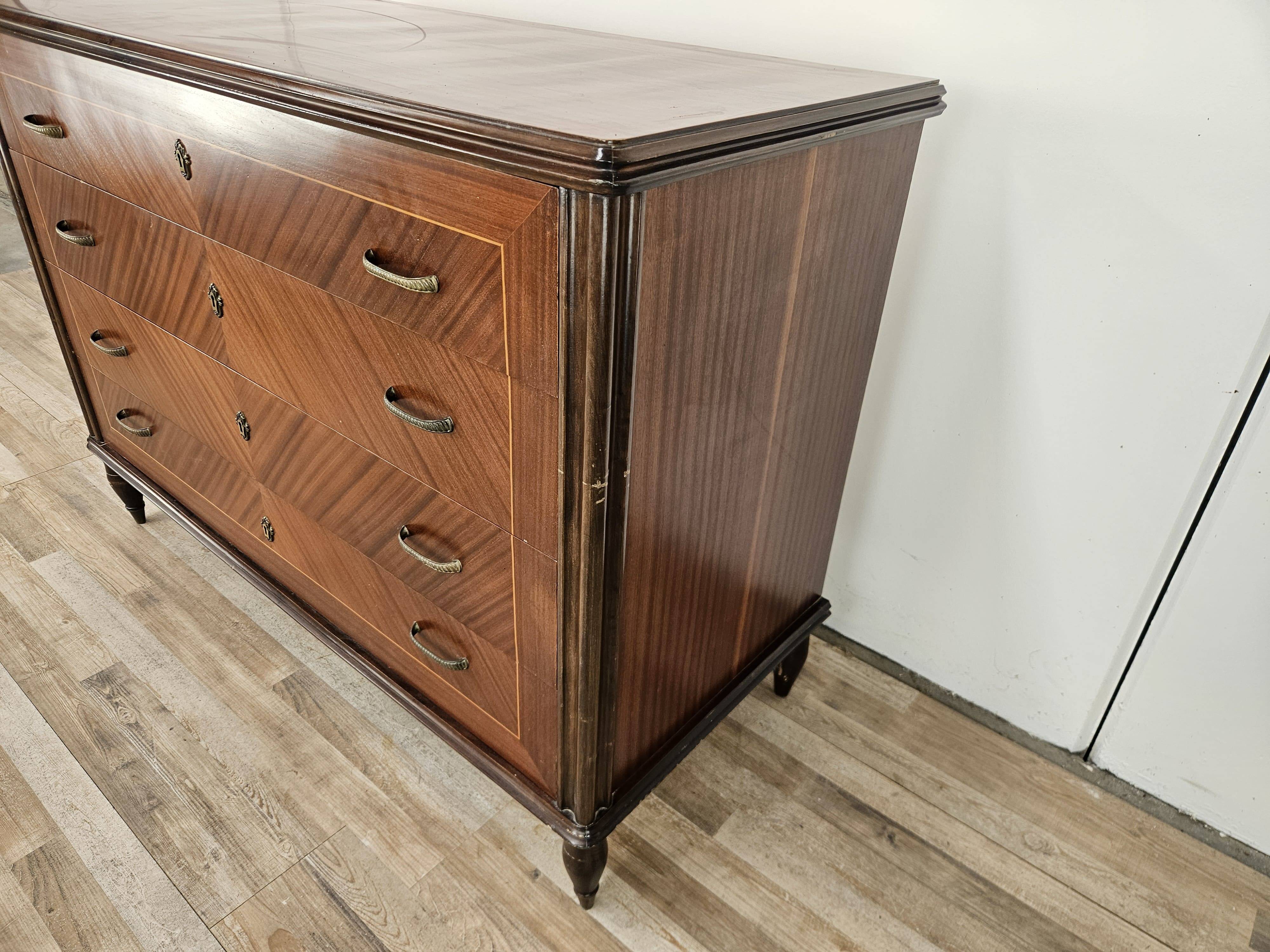Commode des années 1980 en noyer, palissandre et érable.