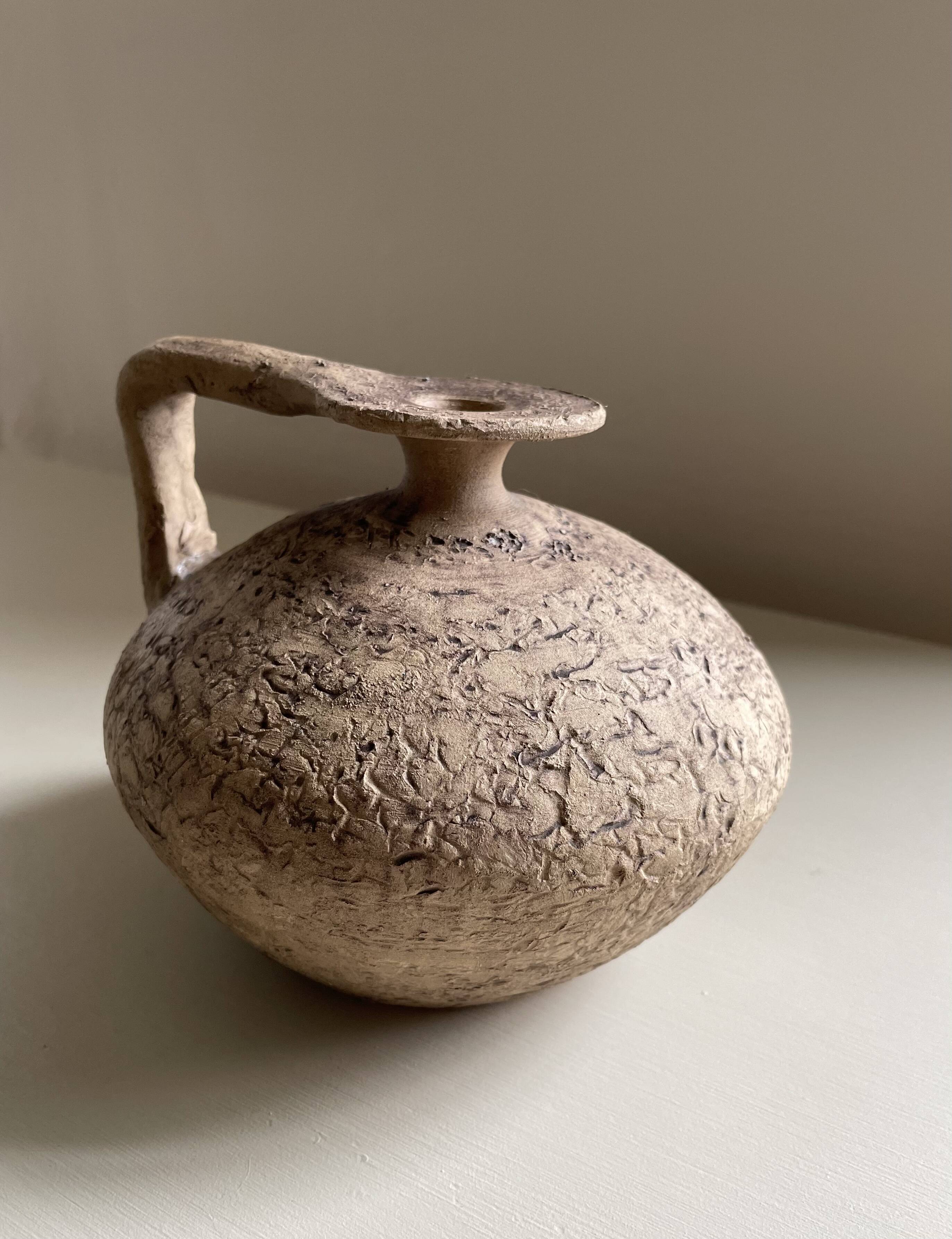 Antique Mediterranean terracotta jar H12.5cm