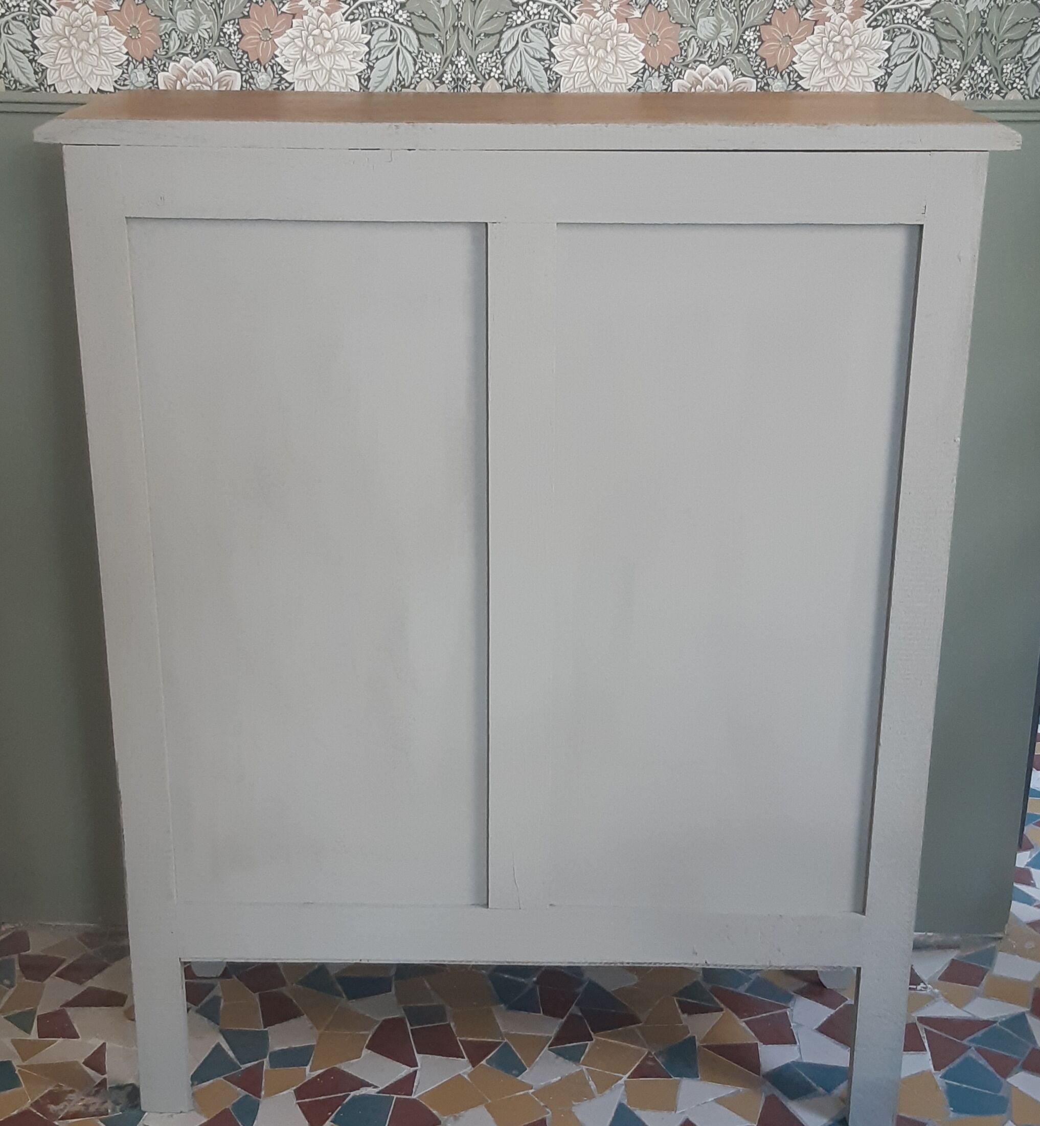 Grey and wood bibus furniture