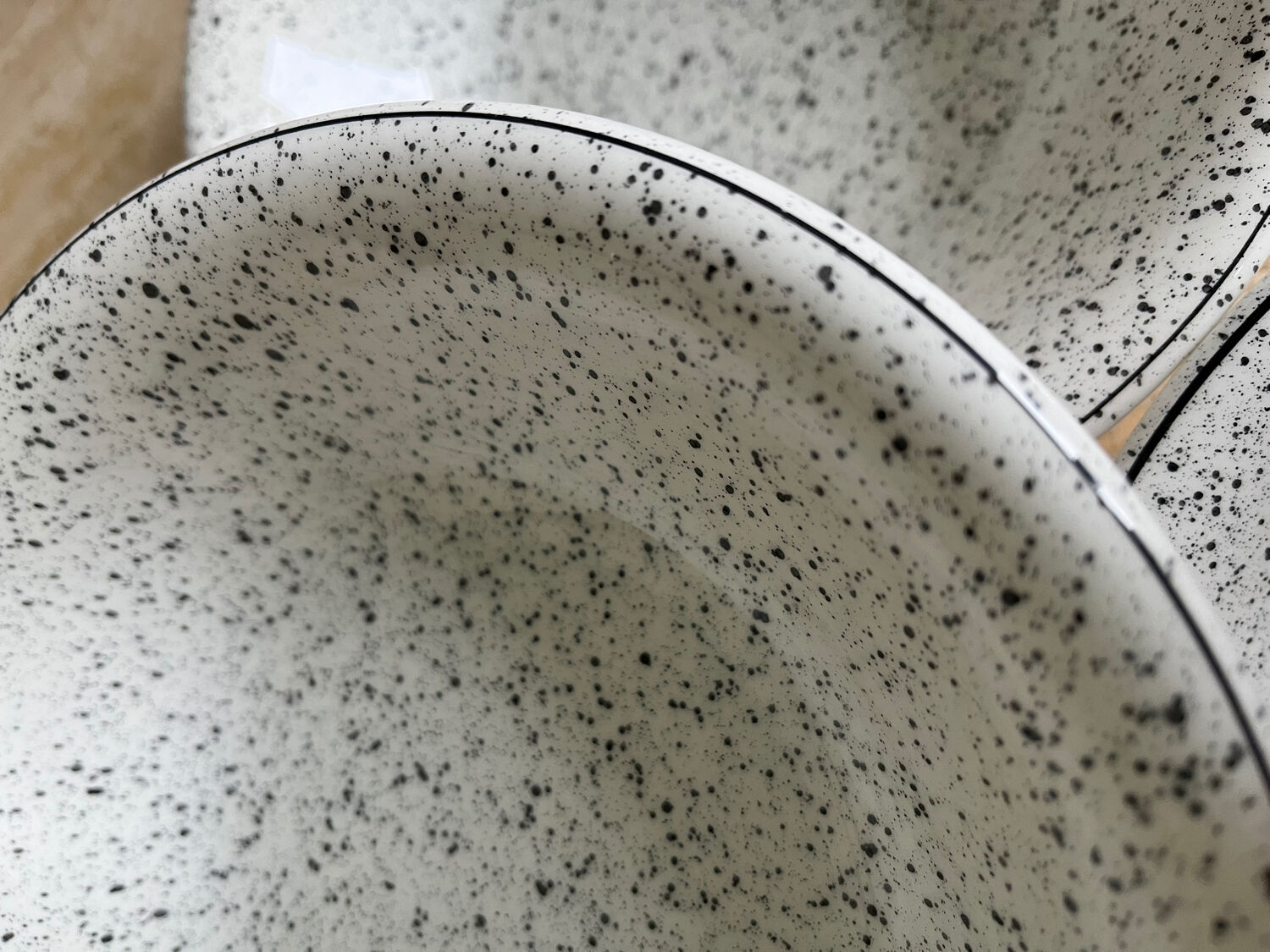 5 hollow plates in hand-speckled Italian ceramic