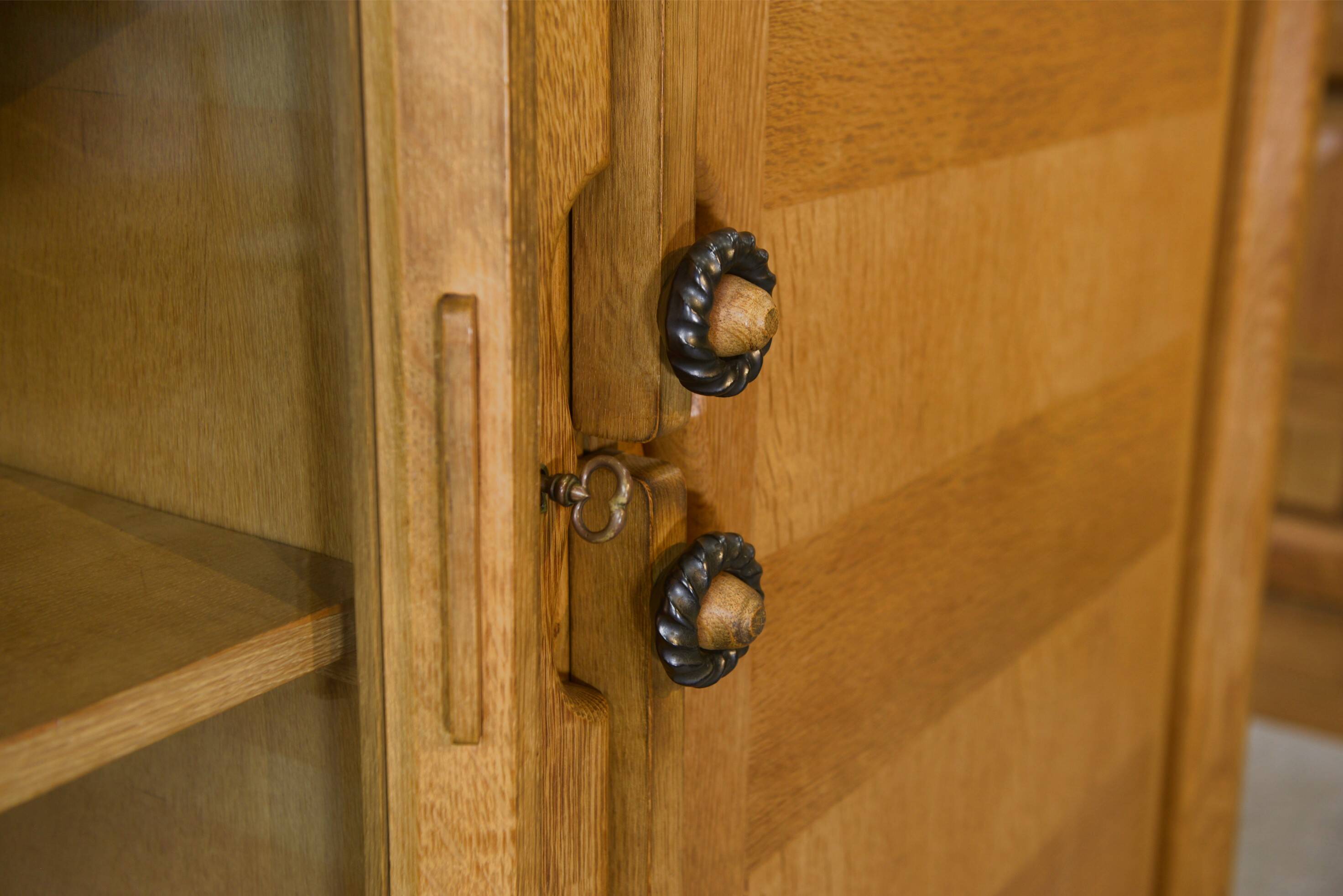 Display cabinet by Guillerme et Chambron and Danikowski for Your Home