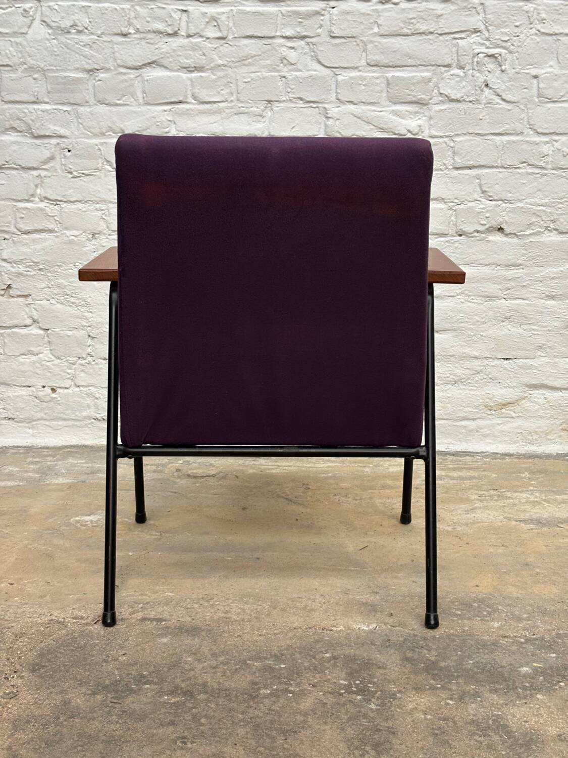 Pierre Guariche Meurop armchair with original fabrics