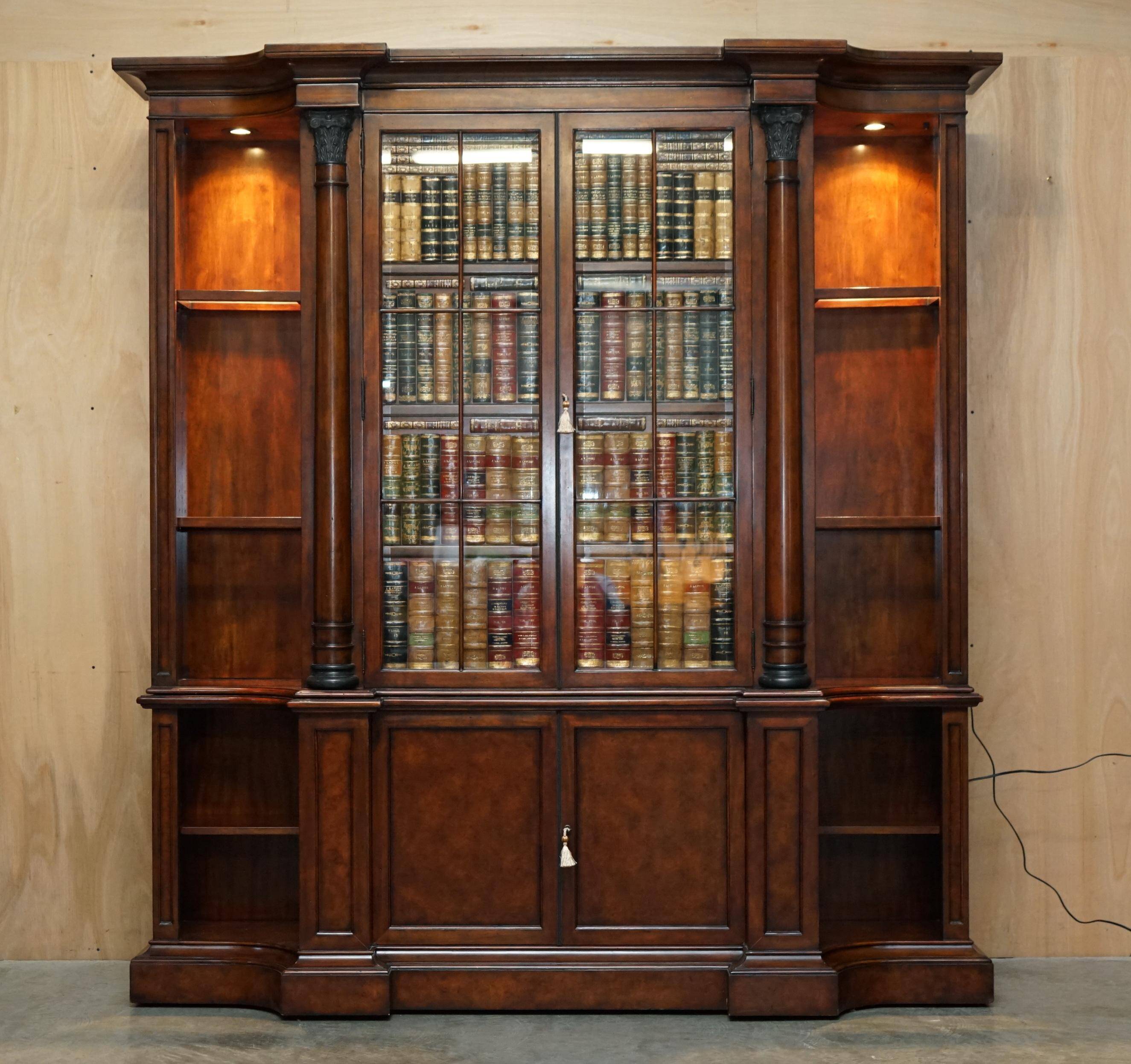 Bibliothèque Theodore Alexander en faux livres en laurier burl