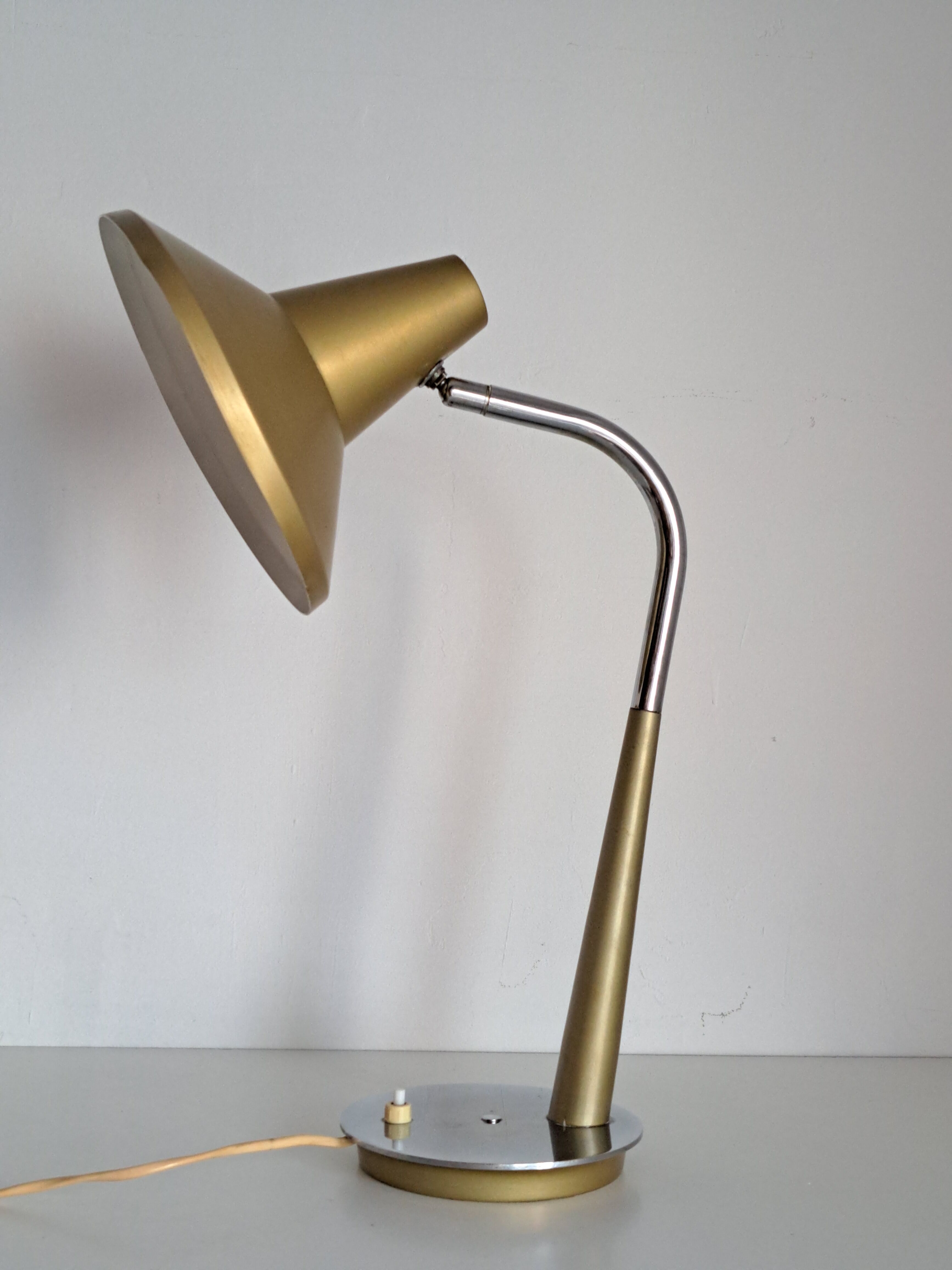 Antique desk lamp