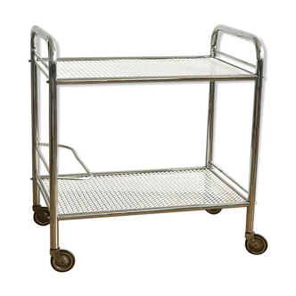 Desserte à roulettes en tube chromé plateau métal perforé blanc