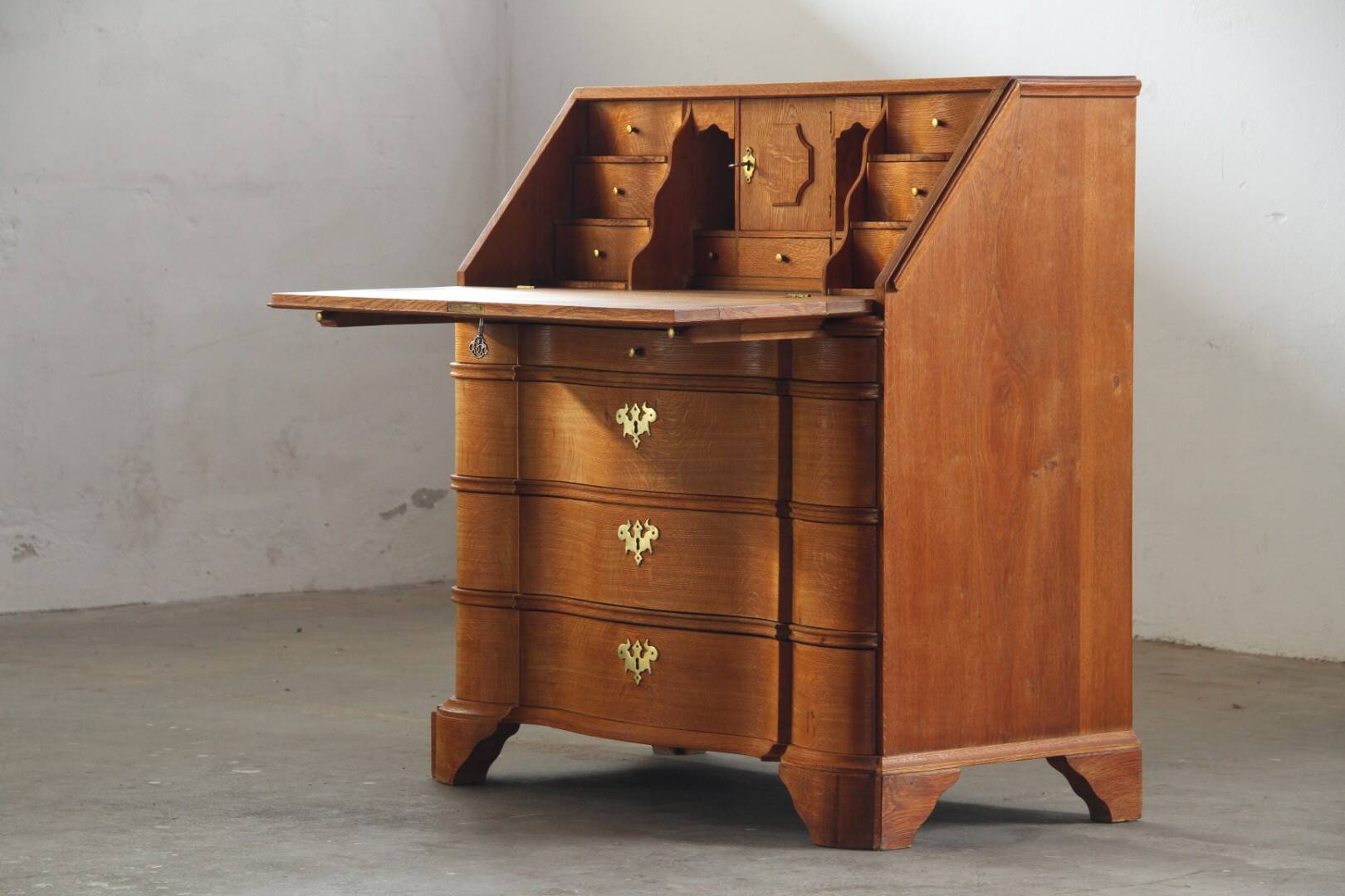 Bureau secrétaire pliant en chêne vintage des années 1960 dans le style de Kjærnulf