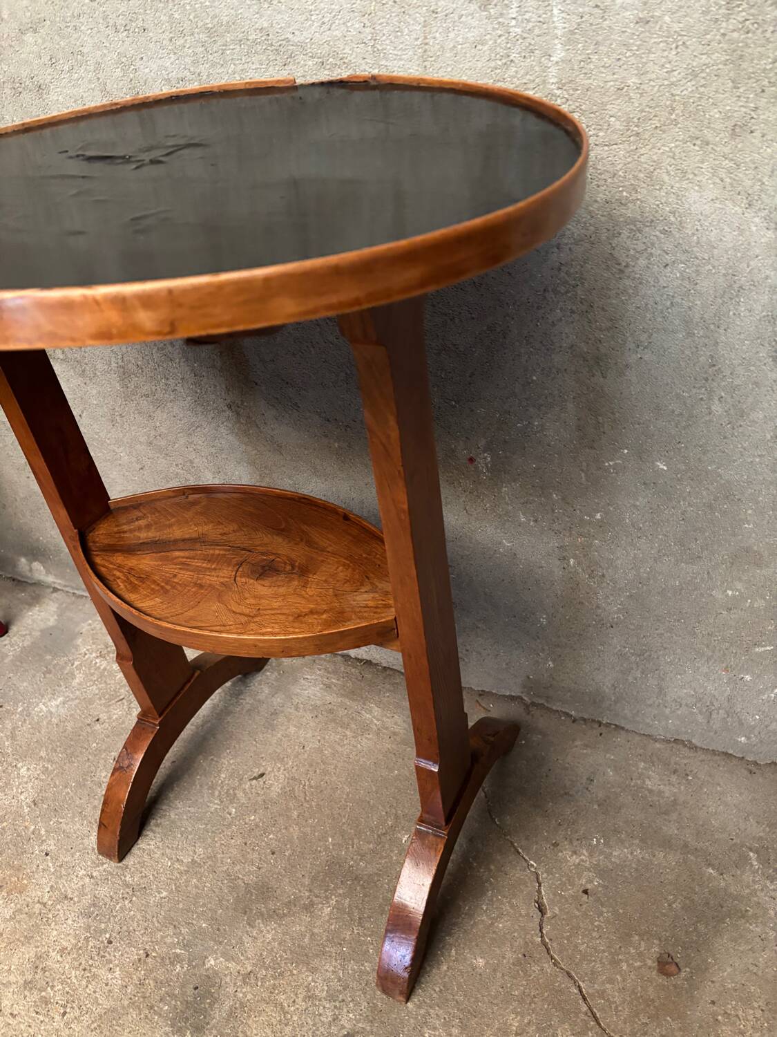 Cherry wood pedestal table
