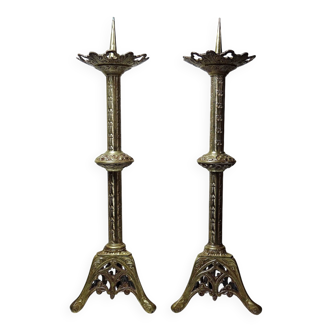 Large pair of antique gilded bronze candlesticks, Gothic style from the 19th century.