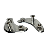Paire de chandeliers boomerang en métal argenté Ercuis, XXème