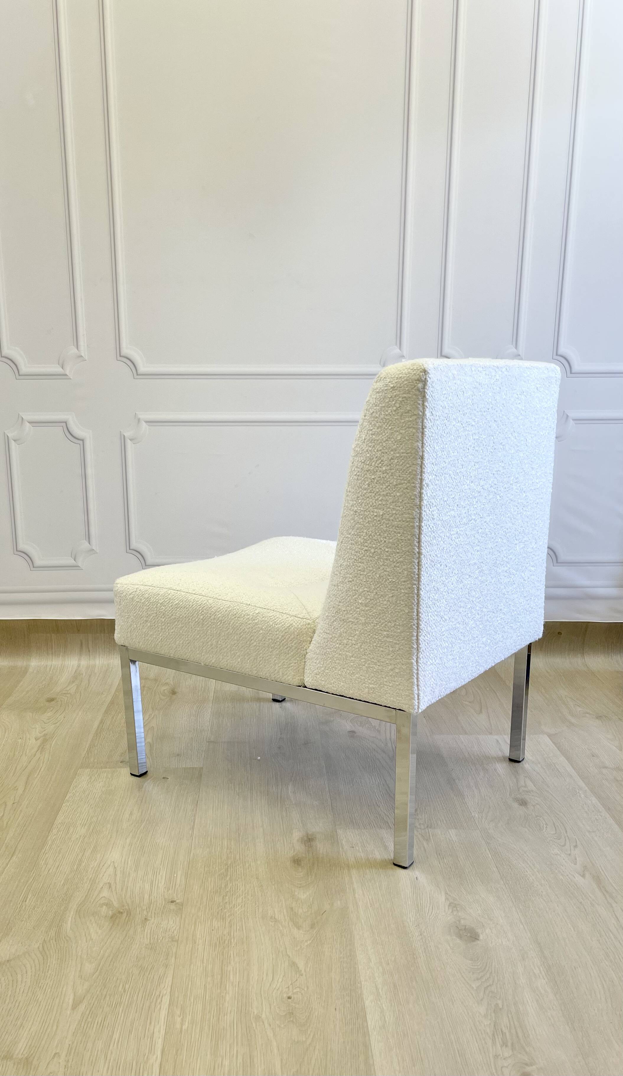 Paire de chauffeuses vintage bouclette blanche – design années 70