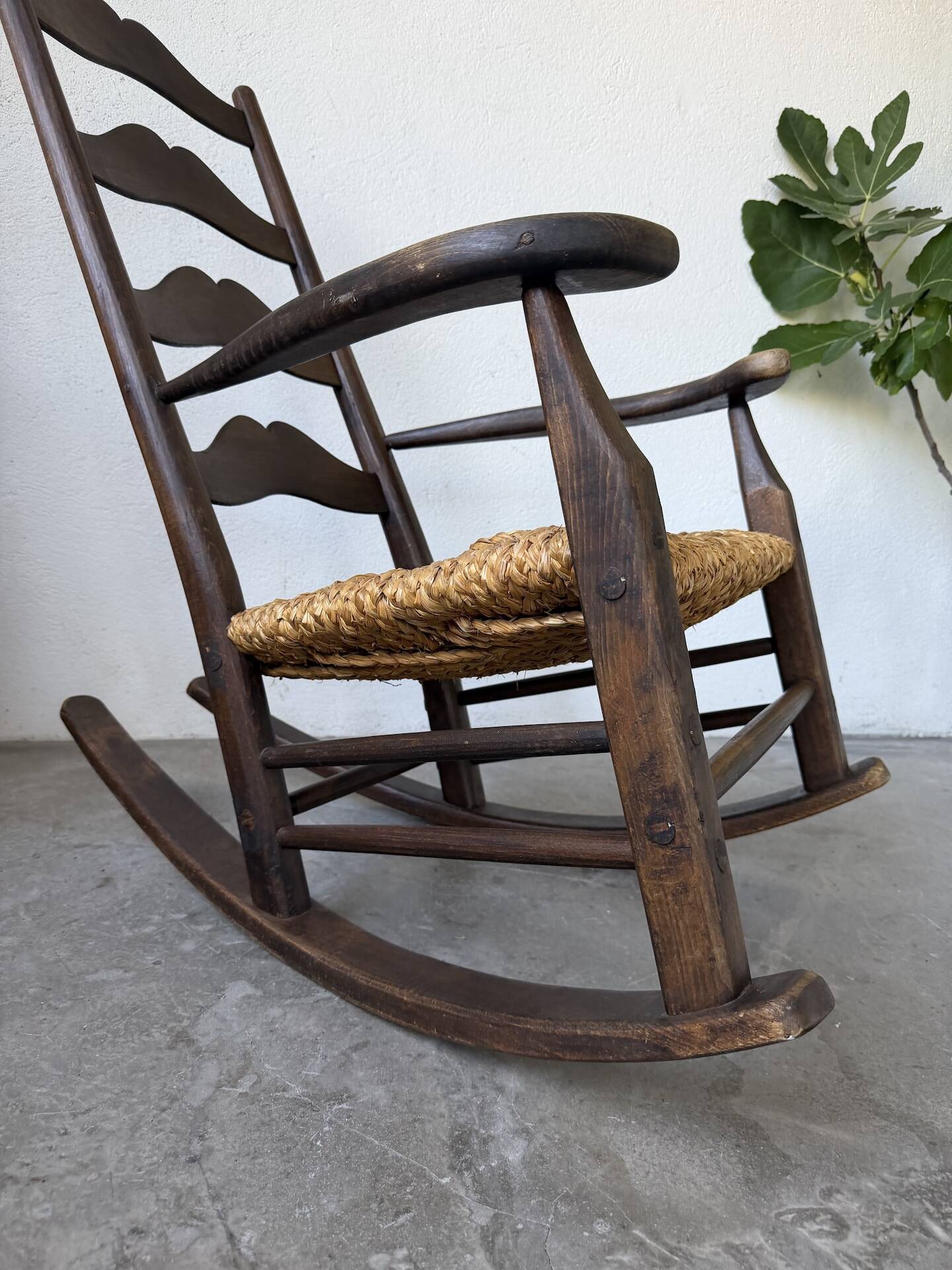 Rocking chair 1900 France cord