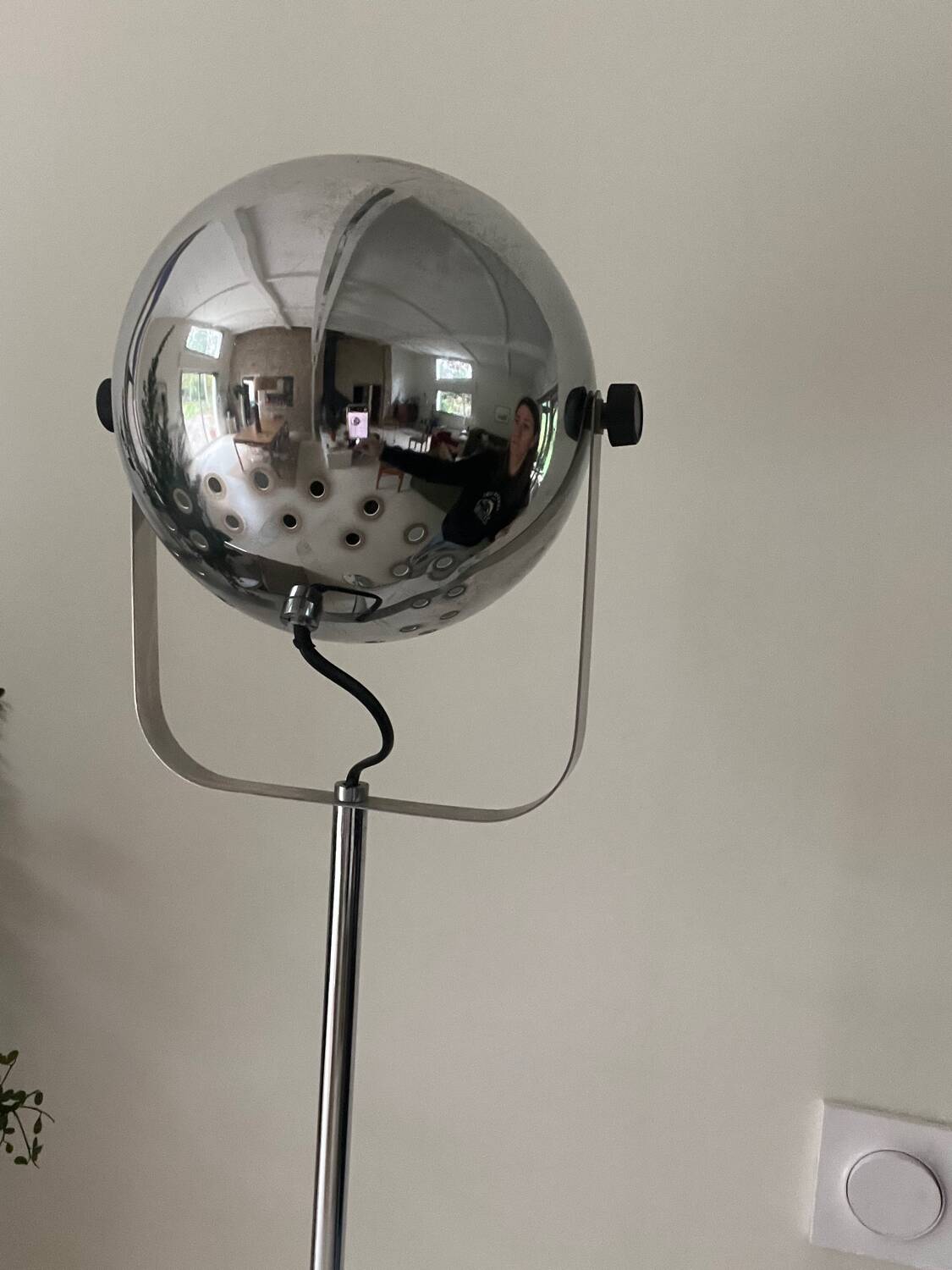 Eyeball Floor Lamp