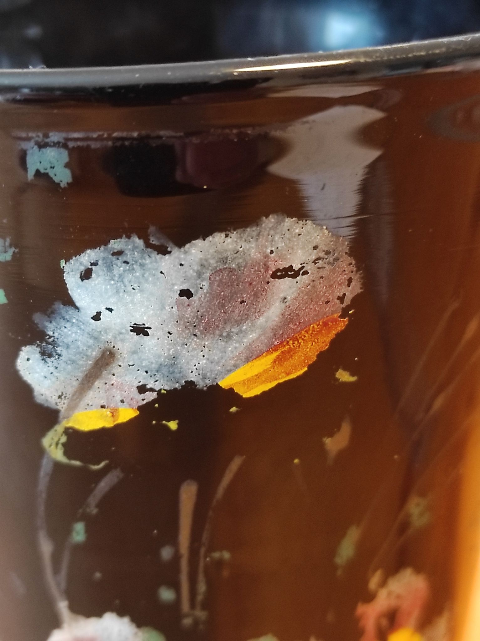 Vase en opaline noire