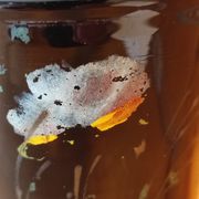 Vase en opaline noire