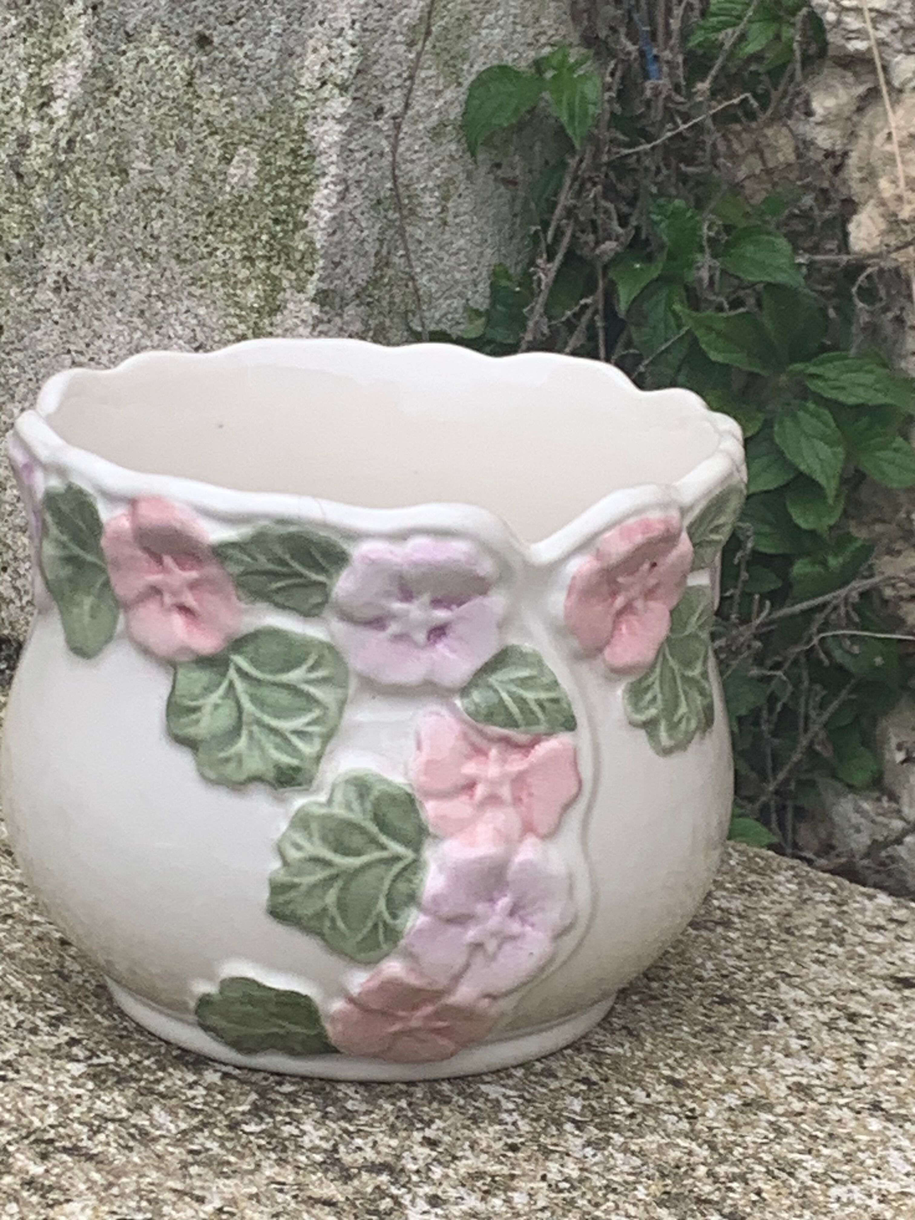 Pot cover in slurry floral pattern purple and pink