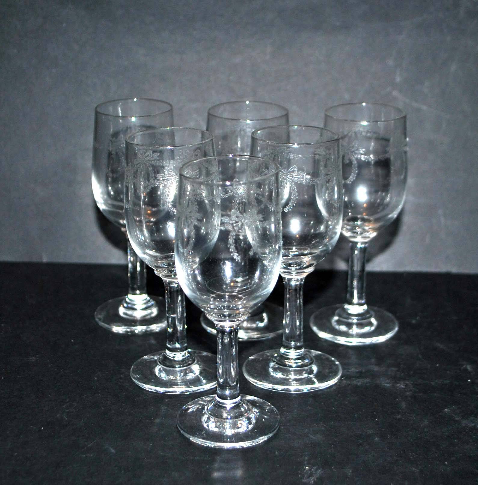 Portieux set of 6 old liqueur glasses, ferdinand model, ribbons and garlands of flowers, 1910