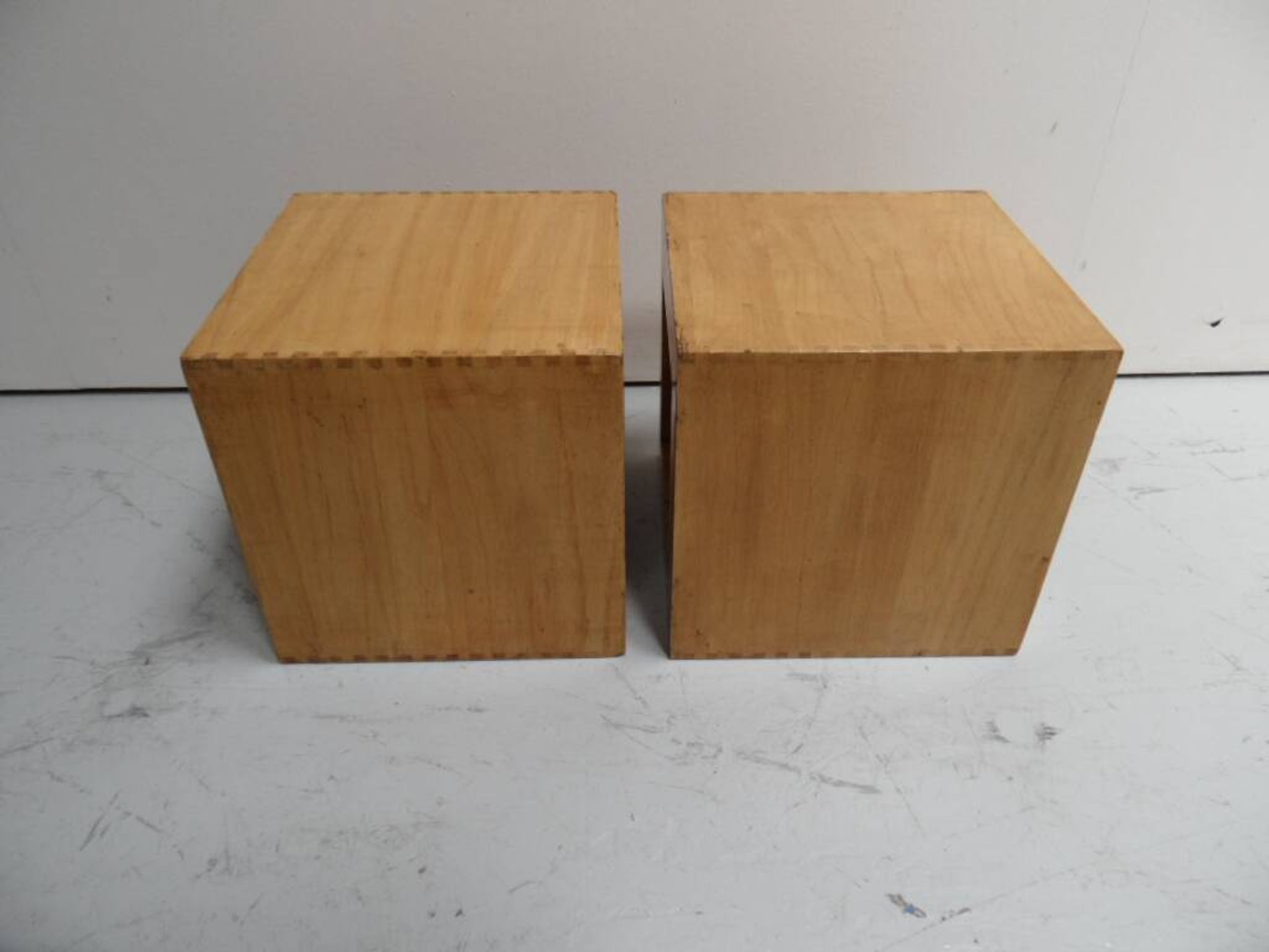 Tables basses cubiques, années 1960