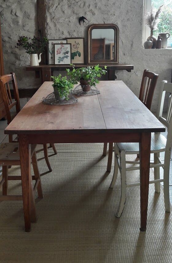 Farm table