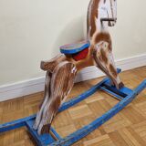 Cheval à bascule ancien en bois peint, années 50