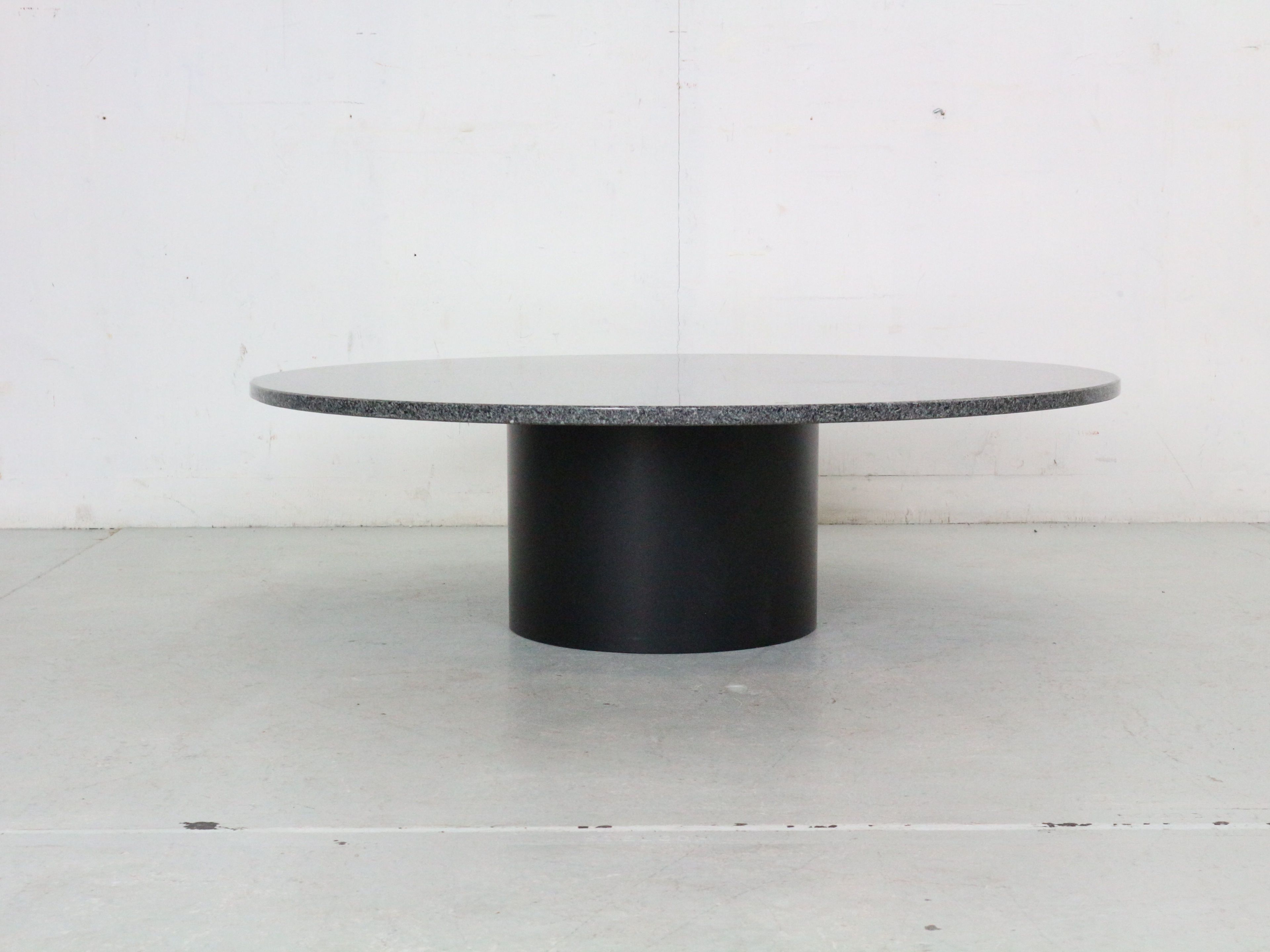 Mid-century  granite stone round coffee table, 1970's italy