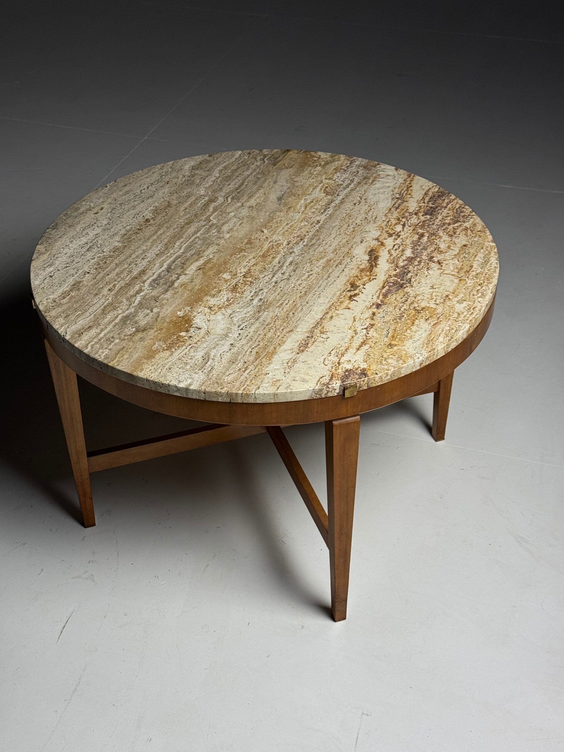 Table basse en marbre travertin