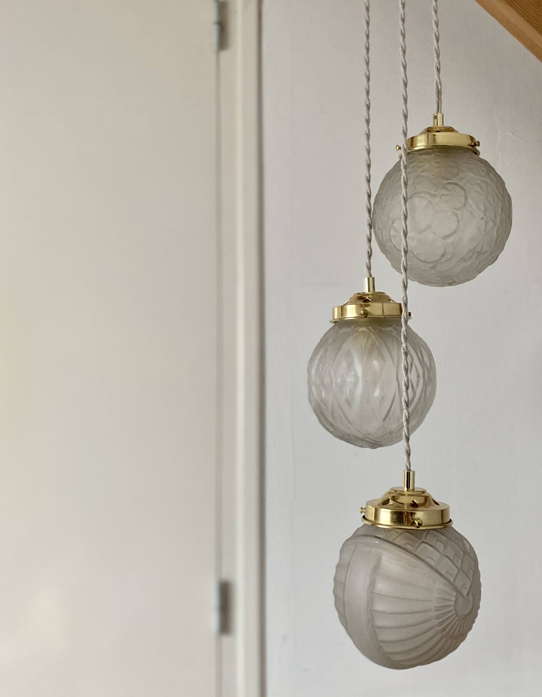 Vintage art deco triple globe waterfall pendant light in frosted glass