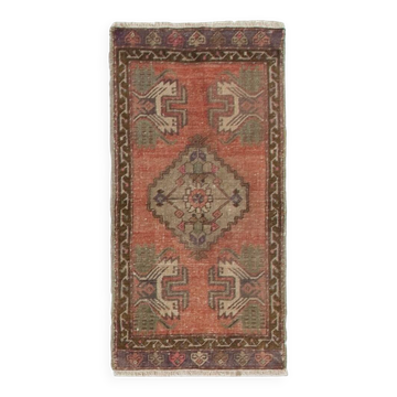 Tapis vintage petit. Housse de siège turque. Paillasson fait main. Tapis d'entrée. Tapis de cuisine.
