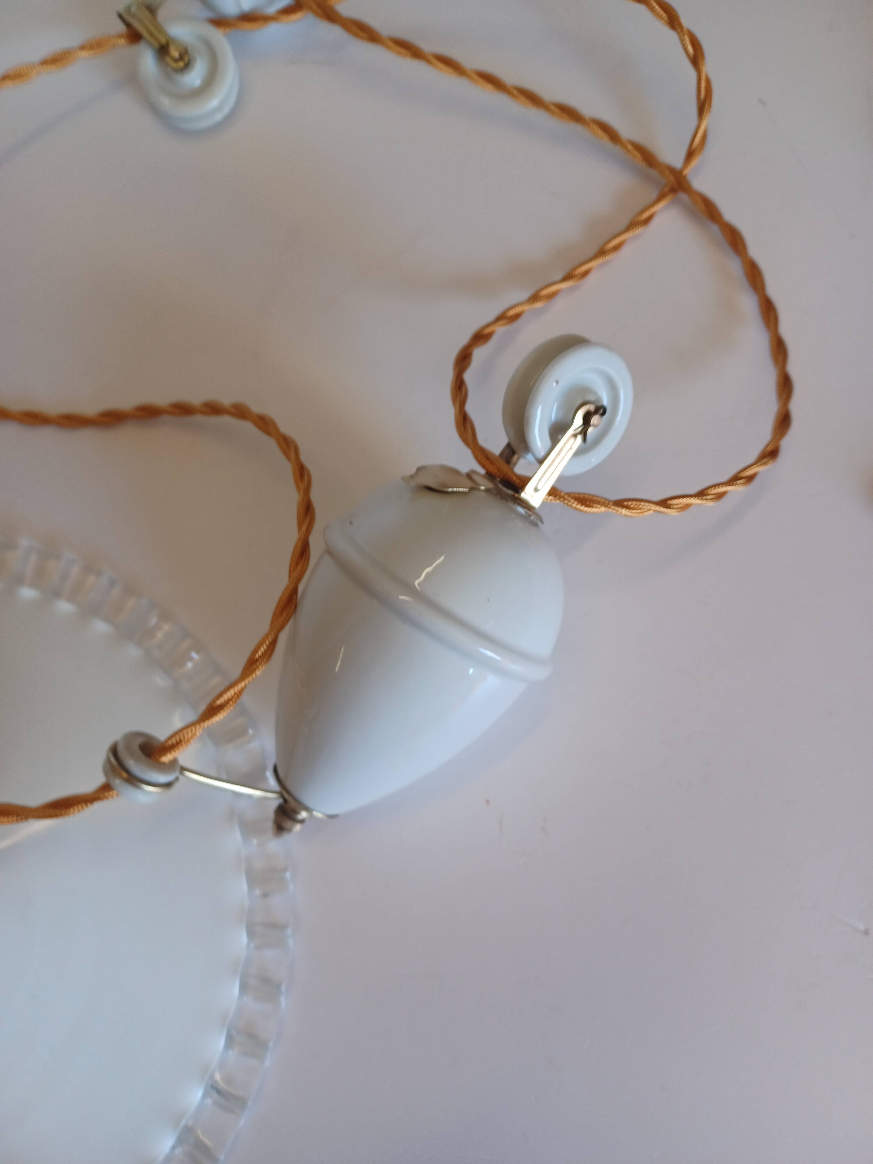 Suspension rises and falls - Opaline and fluted glass - 1930