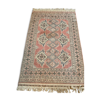 Tapis d’Orient en laine fait main